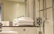 In-room Bathroom 5 Best Western Mornington Hotel London Hyde Park