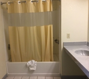 In-room Bathroom 6 Americas Best Value Inn Cabot