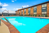 Swimming Pool Best Western Shepherdsville