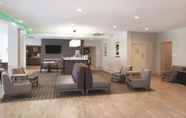 Lobby 6 La Quinta Inn & Suites by Wyndham Williamsburg Historic Area