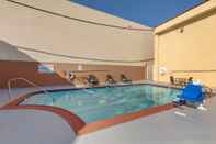 Swimming Pool Quality Inn Long Beach - Signal Hill