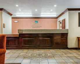 Lobi 4 Quality Inn & Suites