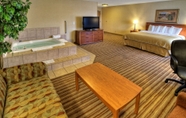 Phòng ngủ 6 Quality Inn & Suites
