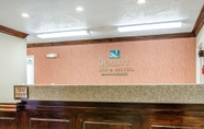 Sảnh chờ 5 Quality Inn & Suites