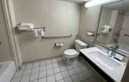 In-room Bathroom 3 Quality Inn Fort Smith I-540