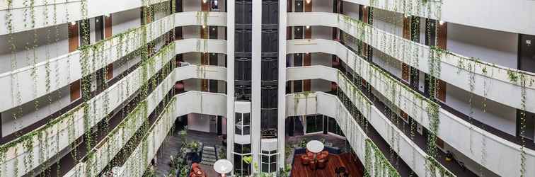 Lobby Novotel Darwin CBD