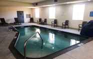 Swimming Pool 3 Comfort Inn & Suites Salina North