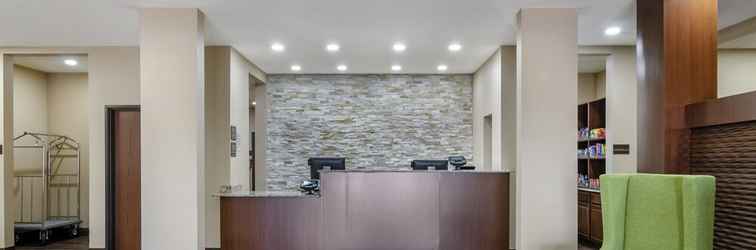 Lobby Comfort Inn & Suites Salina North