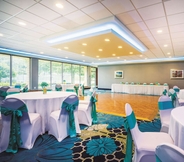 Functional Hall 3 La Quinta Inn & Suites by Wyndham Baltimore S. Glen Burnie