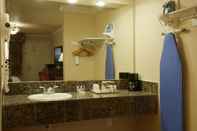In-room Bathroom Hotel Elan