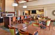 ร้านอาหาร 4 Hampton Inn & Suites Newport News (Oyster Point)