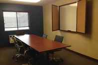 ห้องประชุม Motel 6 Elk Grove Village, IL