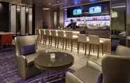 Bar, Cafe and Lounge 4 Hilton Long Beach Hotel