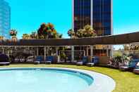 Swimming Pool Hilton Long Beach Hotel