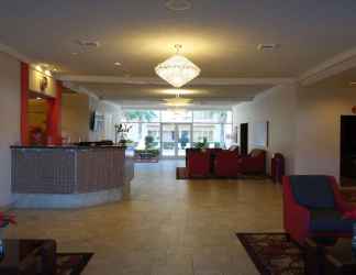 Lobby 2 Ramada by Wyndham Sacramento