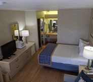 Bedroom 2 Days Inn by Wyndham Bullhead City