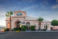 Exterior Days Inn by Wyndham Bullhead City