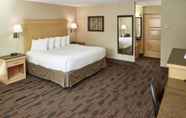 Bedroom 5 LivINN Hotel Minneapolis North / Fridley