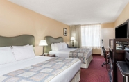 Phòng ngủ 4 Ramada by Wyndham Altamonte Springs Near I-4