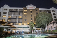 Swimming Pool Courtyard by Marriott Riverside UCR/Moreno Valley Area