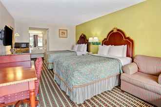 Bedroom 4 Travelodge by Wyndham Sellersburg / Louisville North