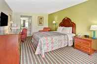 Bedroom Travelodge by Wyndham Sellersburg / Louisville North