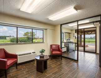 Lobby 2 Red Roof Inn Saginaw - Frankenmuth