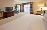 Bedroom 5 Holiday Inn Hotel & Suites Springfield - I-44, an IHG Hotel