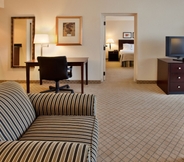 Common Space 4 Holiday Inn Hotel & Suites Springfield - I-44, an IHG Hotel