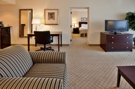 Common Space Holiday Inn Hotel & Suites Springfield - I-44, an IHG Hotel