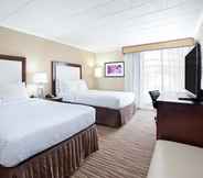 Bedroom 7 Pittsburgh Plaza Hotel