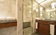 In-room Bathroom 2 Royal Park Hotel Tokyo Nihonbashi