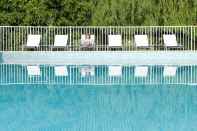 Swimming Pool Novotel Metz Amneville Hotel