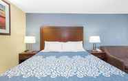 Bedroom 4 Days Inn by Wyndham Grand Island