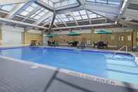 Swimming Pool Holiday Inn Toronto Airport East, an IHG Hotel
