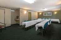 Functional Hall Quality Inn & Suites Lexington