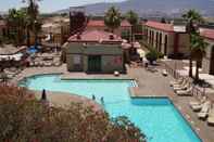 Hồ bơi Wyndham El Paso Airport Hotel & Waterpark