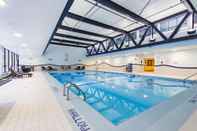 Swimming Pool Delta Hotels by Marriott Ottawa City Centre