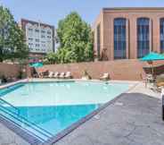 Swimming Pool 4 Omni Charlottesville Hotel