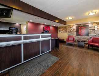 Lobby 2 Red Roof Inn Lansing East – MSU