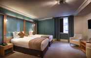 Kamar Tidur 5 The Cumberland, London