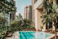 Swimming Pool Four Seasons Hotel Singapore