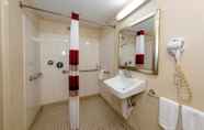 In-room Bathroom 3 Red Roof Inn Dallas - DFW Airport North