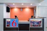Lobby Motel 6 Irving, TX - Irving DFW Airport East