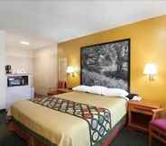 Kamar Tidur 5 Super 8 by Wyndham Bakersfield South CA