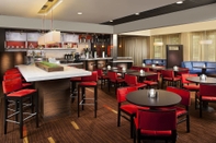 Bar, Kafe dan Lounge Courtyard by Marriott Memphis Airport