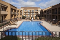 Kolam Renang Courtyard by Marriott Memphis Airport