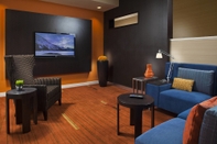 Ruang Umum Courtyard by Marriott Memphis Airport