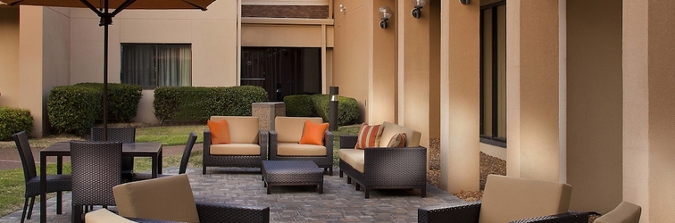 Lobi Courtyard by Marriott Memphis Airport