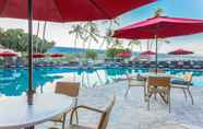 Swimming Pool 5 Courtyard by Marriott King Kamehameha's Kona Beach Hotel